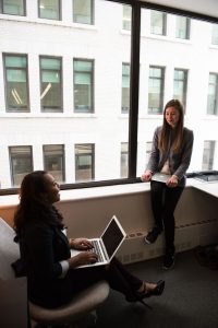 Como identificar vagas de emprego falsas: 12 sinais para evitar golpes