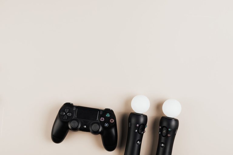 Game Pass ou PlayStation Plus: compare benefícios e escolha o melhor serviço